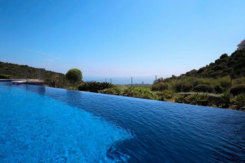 Luxury Spa Resort Marbella 2 Bedroom Sauna Gym Pools Jacuzzi Exterior photo